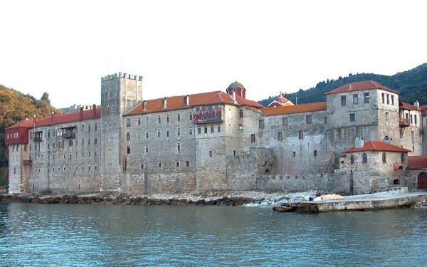 Αγιον Ορος: Σήμα κινδύνου για τα κειμήλια της Εσφιγμένου