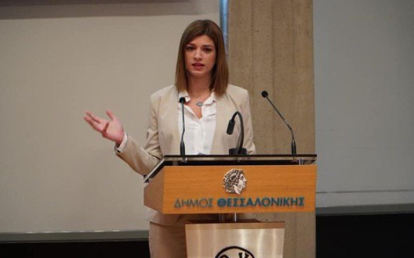 «Καρφώνει» Ζέρβα η Νοτοπούλου: Κατέρρευσε ο μύθος περί ακομμάτιστου και υπερκομματικού δημάρχου