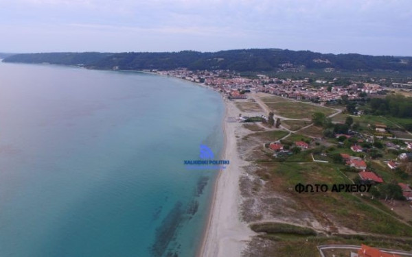 Σε εξέλιξη σωστικές ανασκαφές στην παραλία Φούρκας - Εντός του έτους οι πρώτες εκτιμήσεις