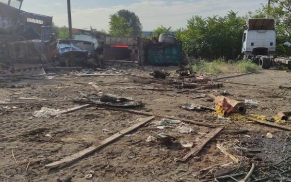 Xειροπέδες σε υπεύθυνο επιχείρησης σκραπ για περιβαλλοντική ρύπανση (φωτ.)