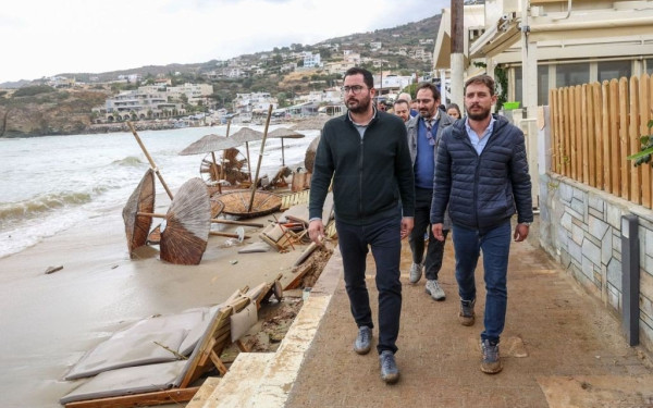 Αυτοψία Σπυρόπουλου στις πληγείσες περιοχές της Κρήτης (φωτ.)