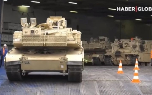 Η Γαλλλία εφοδιάζει με ελαφριά τεθωρακισμένα την Ουκρανία 