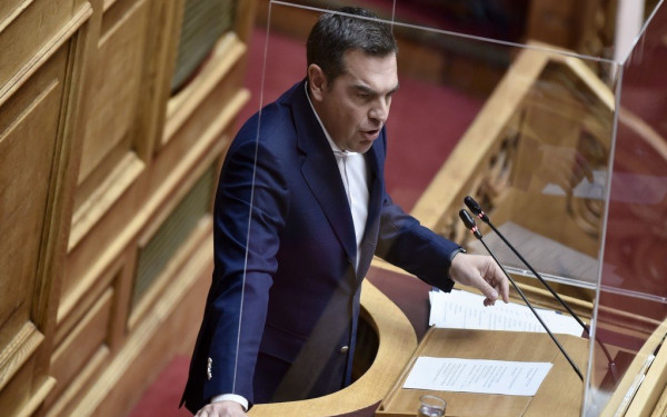 Αλ. Τσίπρας: Ανοίγετε τις πόρτες των νοσοκομείων στους κερδοσκόπους της υγείας και τους εμπόρους της ζωής
