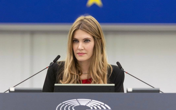 Αύξηση επιτοκίων προανήγγειλε η Λαγκάρντ απαντώντας σε ερώτηση της Εύας Καϊλή 