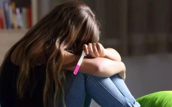 ΗΠΑ: Εγκρίθηκε η απαγόρευση άμβλωσης μετά της 12η βδομάδα κύησης 