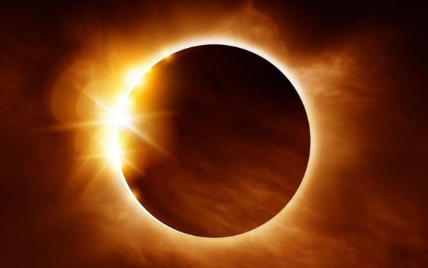 H εντυπωσιακή μερική έκλειψη Ηλίου στον ουρανό της Ελλάδας (βίντεο)