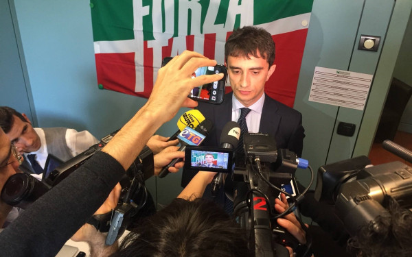 Ιταλία: Σάλος με τον διορισμό βουλευτή που είχε φωτογραφηθεί με σβάστικα (φωτ.)