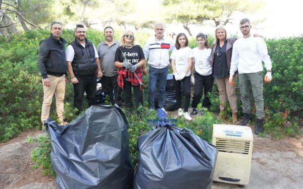 Χαλκιδική: Οι Cleaningans πήραν σκούπα και φαράσι και καθάρισαν τον Γλαρόκαβο