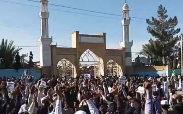 Διαδηλωτές «πλημμύρισαν» ξανά τους δρόμους στο Ιράν (βίντεο)