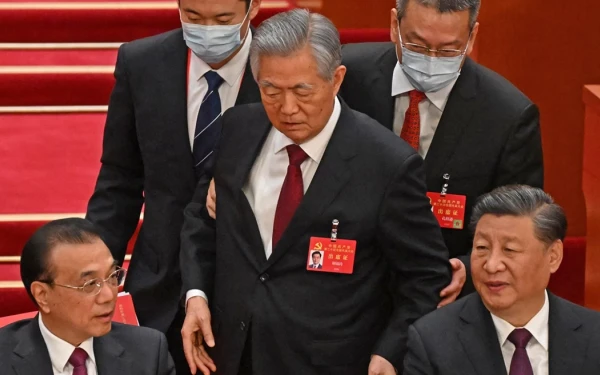 Κίνα: Πέταξαν έξω από το συνέδριο του ΚΚ τον πρώην πρόεδρο Χου Τζιντάο - Δείτε βίντεο