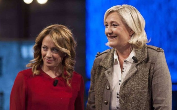 Τα ηνία των ακροδεξιών κομμάτων σε γυναίκες: Συνταγή επιτυχίας;