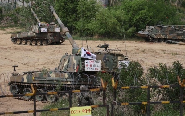 Ανταλλαγή προειδοποιητικών πυρών μεταξύ Βόρειας και Νότιας Κορέας κοντά στα θαλάσσια σύνορα