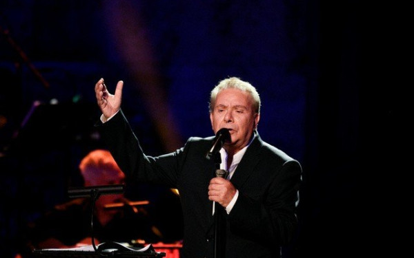 Μανώλης Μητσιάς στη «ΜτΚ»: Επεδίωξα πάντα μέσα από τα τραγούδια να εκφραστώ ως άνθρωπος