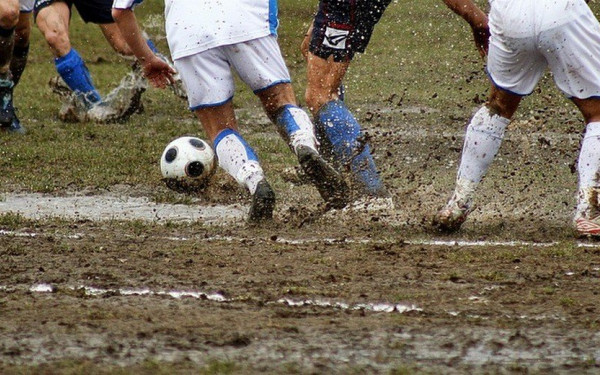 Η «κομπίνα» με τις υπεραξίες και οι μπίζνες δισεκατομμυρίων κάτω από τη μύτη της UEFA