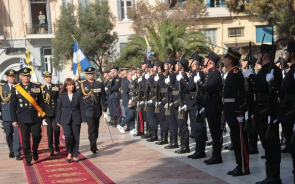  Πλήθος πιστών και παρουσία της Κατερίνας Σακελλαροπούλου η δοξολογία του Αγίου Δημητρίου (βίντεο, φωτ.)