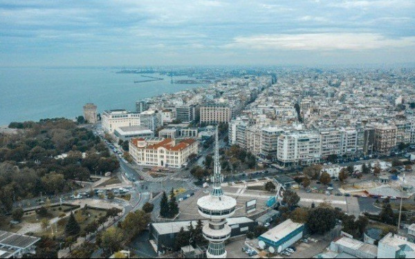 Θεσσαλονίκη, Χαλκιδική: Τρεχάτε ποδαράκια μου… να βρείτε σπίτι – Η Golden Visa και η μάχη των ξένων με το χρόνο 	