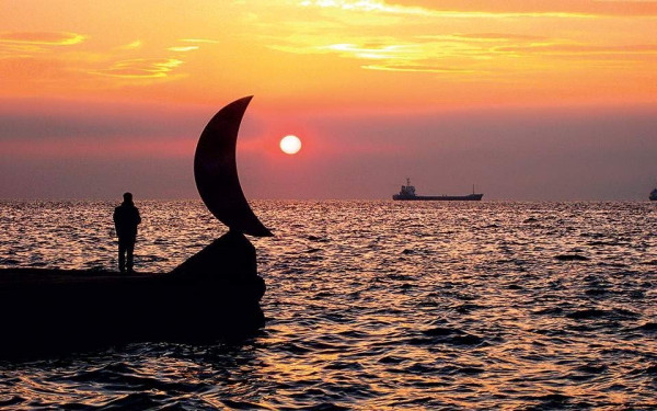  «Φεγγαράκι» στη θάλασσα... και όχι στην ακτή