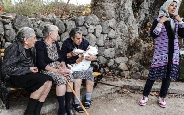 Μυτιλήνη: Πέθανε η γιαγιά Μαρίτσα, σύμβολο αλληλεγγύης στους πρόσφυγες