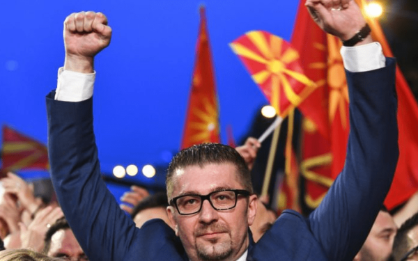 Μίτσκοσκι: Στην ορκωμοσία της κυβέρνησής μου θα χρησιμοποιήσω το Βόρεια Μακεδονία
