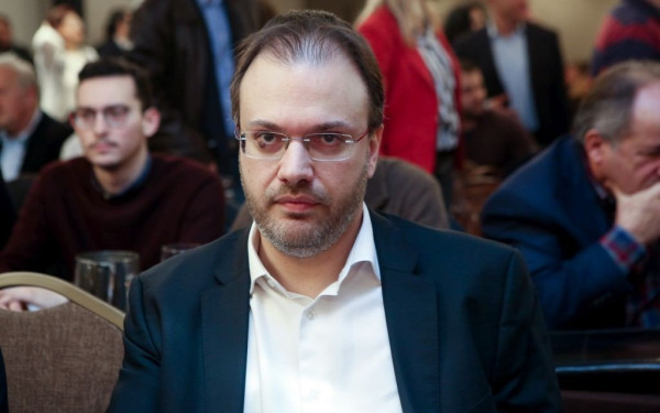 Εσωκομματικό δημοψήφισμα για την ένταξη του ΣΥΡΙΖΑ-ΠΣ στην Ομάδα των Ευρωπαίων Σοσιαλιστών πρότεινε ο Θανάσης Θεοχαρόπουλος
