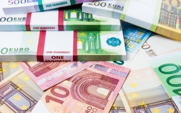 Εικοσιέξι πάμπλουτοι έχουν τα χρήματα του... μισού πλανήτη