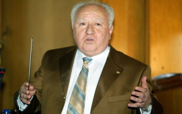 «Έφυγε» στα 92 του χρόνια ο Βασίλης Παπαζάχος