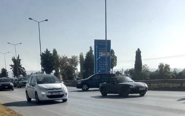 Σύγκρουση τριών Ι.Χ στη Μουδανιών - Δείτε φωτογραφίες 