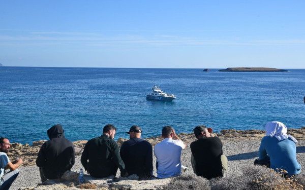 Ναυάγιο στο Στενό Καφηρέα: Ένας νεκρός και ακόμα 55 αγνοούμενοι 