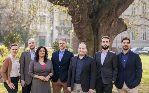 Στο χείλος του γκρεμού η υγειονομική περίθαλψη στην Ευρώπη - Κραυγή αγωνίας από τους Νέους Ευρωπαίους Γιατρούς