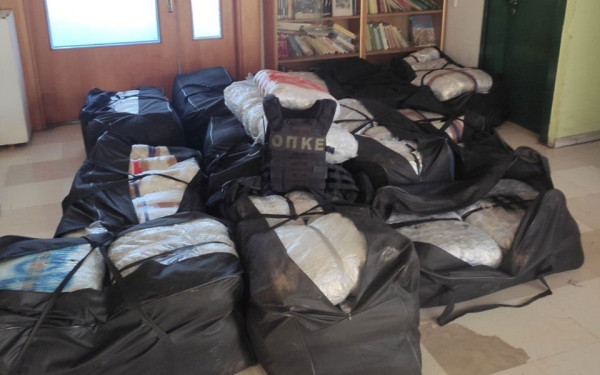 Ιωάννινα: Κατασχέθηκε φορτίο - μαμούθ 375 κιλών κάνναβης - Δύο συλλήψεις