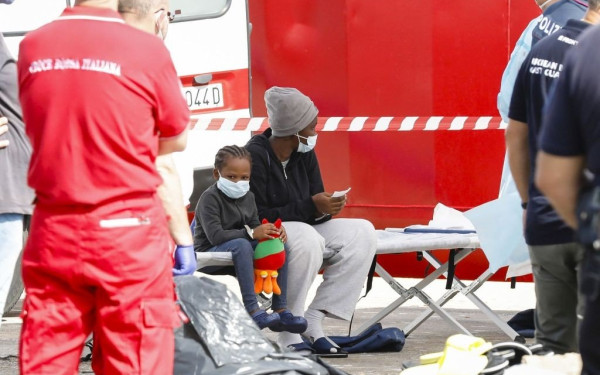 Ιταλία: Το πλοίο Ocean Viking κατευθύνεται προς τη Γαλλία