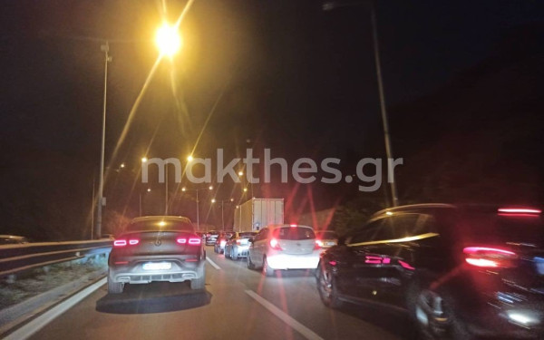 Αδιανόητη κατάσταση στους δρόμους της Θεσσαλονίκης - «Έμφραγμα» σε περιφερειακό και κεντρικές οδούς (φωτ.)