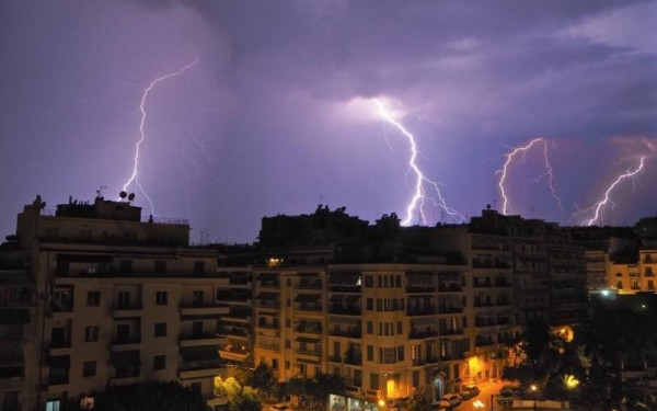 Η... «ILINA» φέρνει από αύριο καταιγίδες, χαλάζι και θυελλώδεις ανέμους