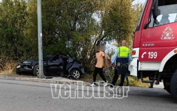 Ημαθία: Σοβαρό τροχαίο στο Εργοχώρι - Αυτοκίνητο «καρφώθηκε» σε κολώνα