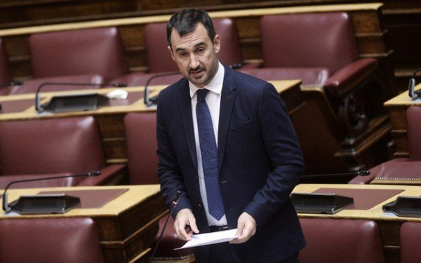 Πρόεδρος ο Χαρίτσης, επικρατέστερος γραμματέας ο Τσακαλώτος στη νέα Κοινοβουλευτική Ομάδα