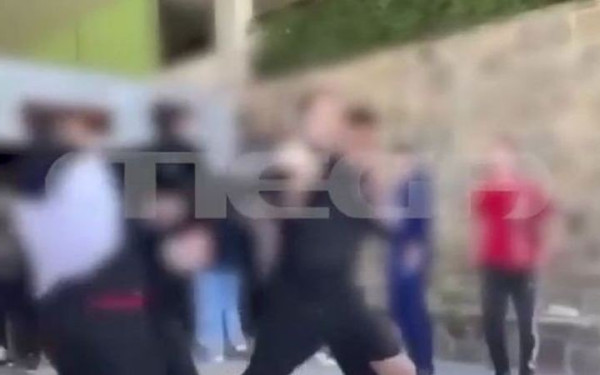 Άγρια συμπλοκή μαθητών στο Δελασάλ: «Μπορεί να χάσει το μάτι του, όλο το πρόσωπό του είναι χαρακωμένο», λέει πατέρας μαθητή (βίντεο)