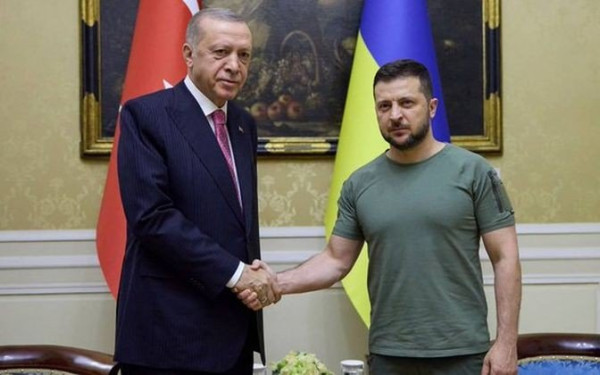  Ο Ερντογάν πρότεινε να διαμεσολαβήσει μεταξύ Μόσχας και Κιέβου
