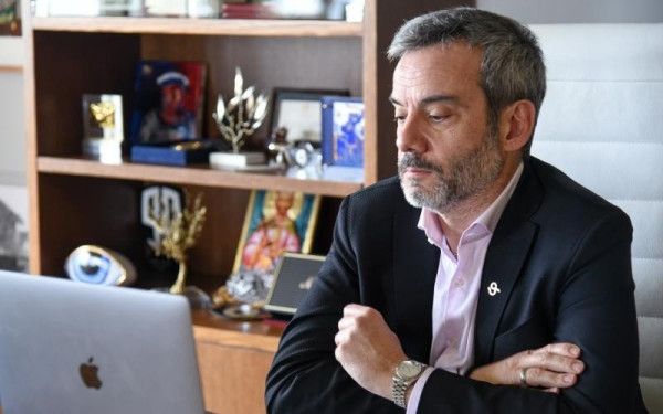 Ανακοινώνει τους πρώτους οκτώ υποψηφίους ο Ζέρβας, γιατί καθυστερούν οι αντιδήμαρχοι. Γράφει ο Σαλονικιός