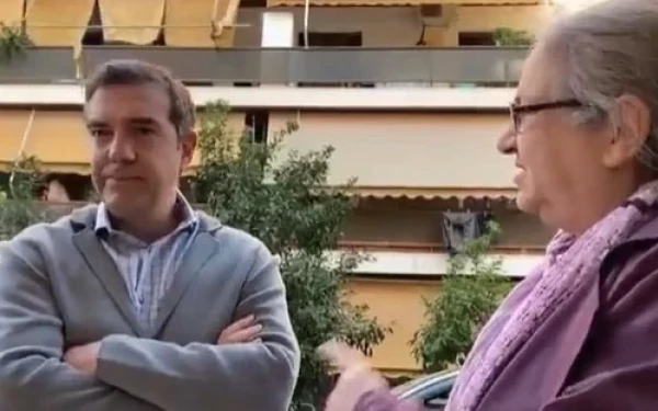 Στο σπίτι της Ιωάννας Κολοβού ο Αλέξης Τσίπρας (βίντεο)