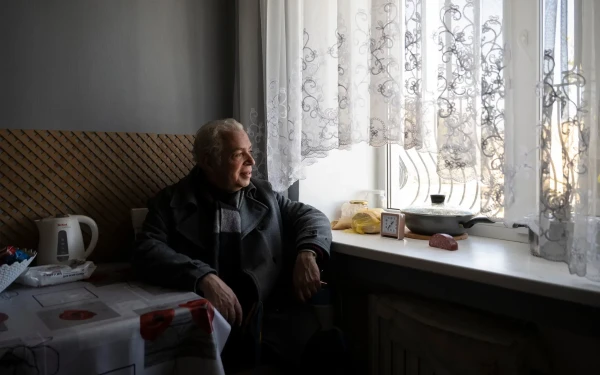 Ο δασκαλάκος ήταν... λεβεντιά: Πώς ένας Αμερικανός κρυβόταν για 8 μήνες κάτω από τη... μύτη των Ρώσων