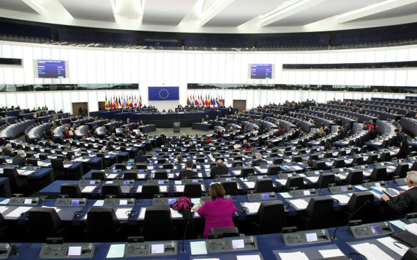 Οι απολαβές των ευρωβουλευτών: Ο μισθός, τα επιδόματα, οι αποζημιώσεις και τα ταξίδια