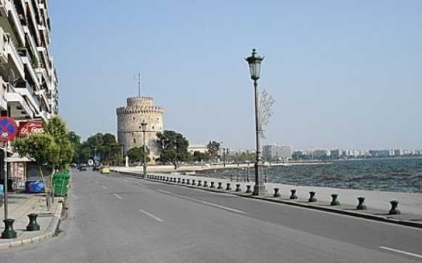 Θεσσαλονίκη: Αυτοκίνητο παρέσυρε 60χρονη στη λεωφόρο Νίκης