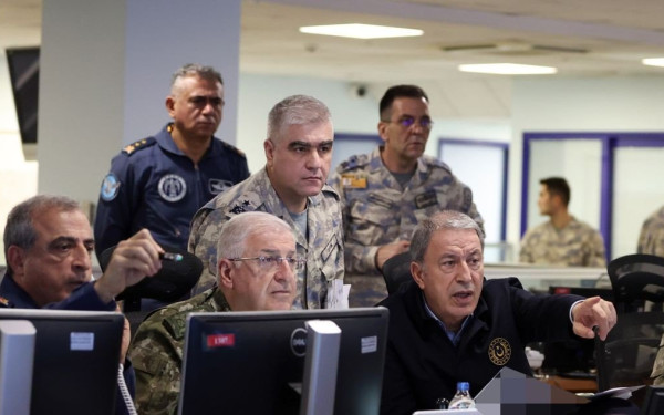 Η Τουρκία ξεκίνησε την επιχείρηση «Γαμψό Σπαθί» - Μπαράζ βομβαρδισμών στο Κομπάνι της Συρίας (βίντεο & φωτ.)