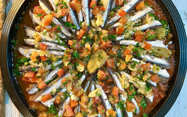 Γαύρος με ντομάτα στο φούρνο από τον Σωτήρη Ευαγγέλου 