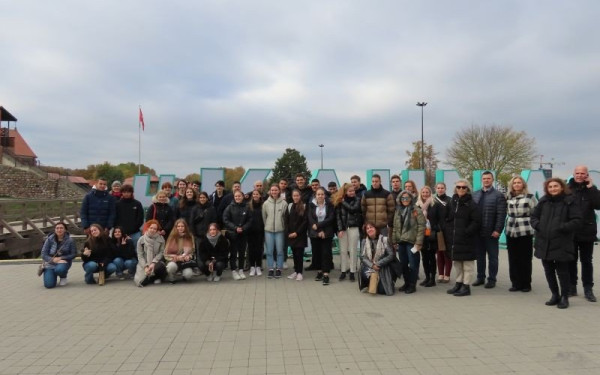 «Δράση τώρα» για το μέλλον του πλανήτη ζητούν 16χρονοι μαθητές από τη Θεσσαλονίκη (βίντεο, φωτ.)