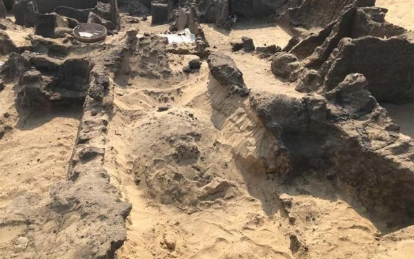 Πρωτοφανή ευρήματα στην Αίγυπτο: Οι αρχαιολόγοι ανακάλυψαν μούμιες με χρυσές γλώσσες - Δείτε εντυπωσιακές φωτογραφίες