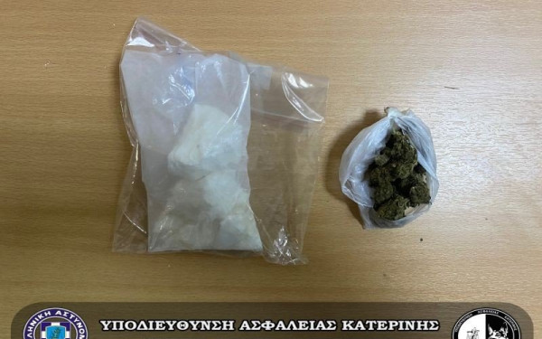 Πιερία: Πέταξε δέμα με κοκαΐνη από το παράθυρο του αυτοκινήτου