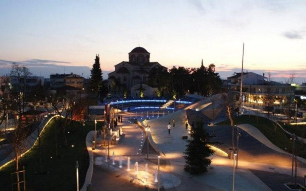 Η «Λευκή Νύχτα» επιστρέφει στη Θέρμη - Η μεγάλη γιορτή της αγοράς ανοίγει την «αυλαία» των Χριστουγέννων