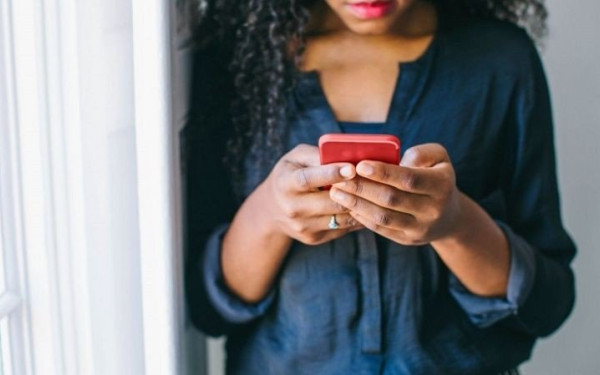 Panic button: Πώς θα λειτουργεί η νέα εφαρμογή στα κινητά για την προστασία των γυναικών - Τι προβλέπει η τροπολογία 