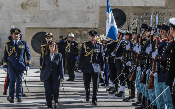Ημέρα των Ενόπλων Δυνάμεων: Στη Βουλή η Σακελλαροπούλου και η πολιτική και στρατιωτική ηγεσία των ΕΔ 